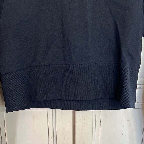 Offline by Aerie size large black cropped activewear top - Picture 2 of 4